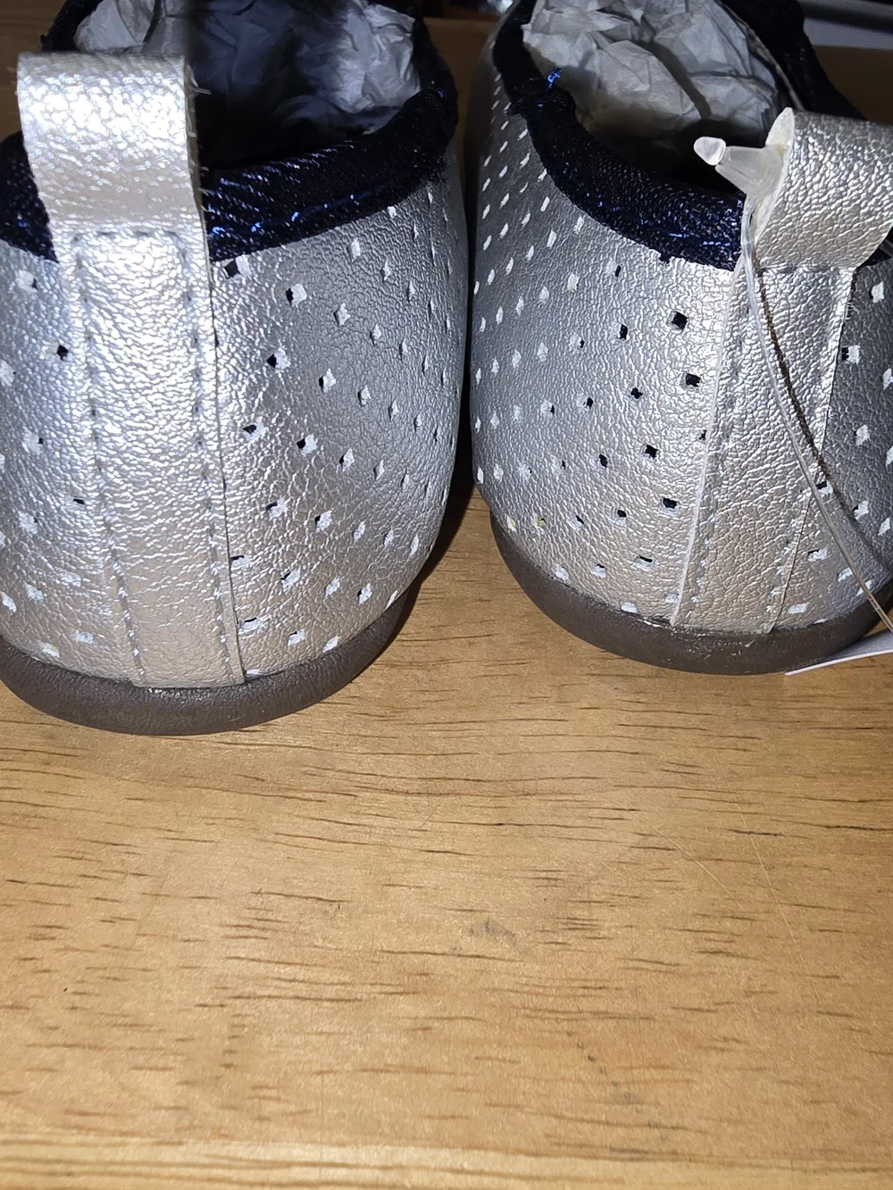 OshKosh B'gosh Girls' Silver Gray Slip-On Shoes Blue Trim - NWT Size 10